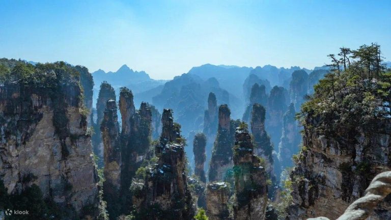 13 個令人興奮的張家界旅遊團，適合熱愛旅行的人。
