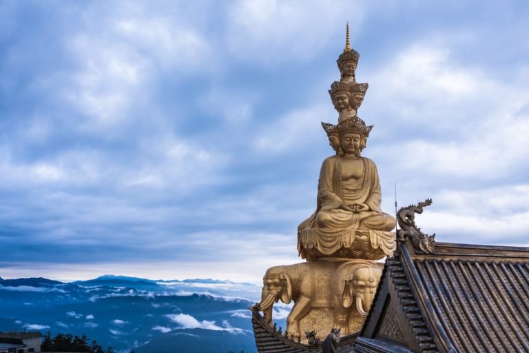 前往峨眉山的指南 – 中國四大名山